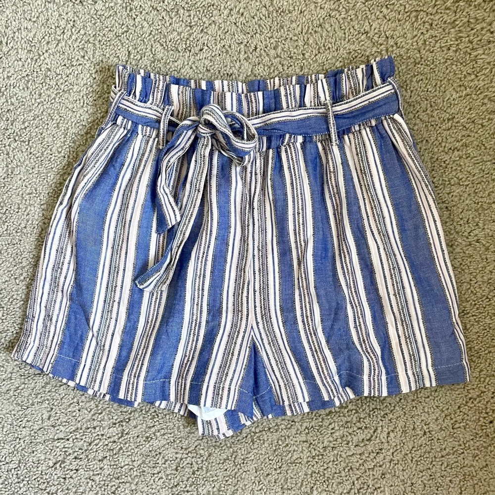 mi ami blue flowy striped summer shorts (M)